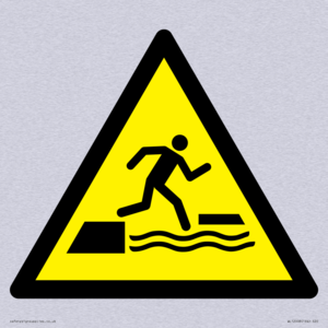 W068 Warning: Falling into water when stepping on or off a floating surface